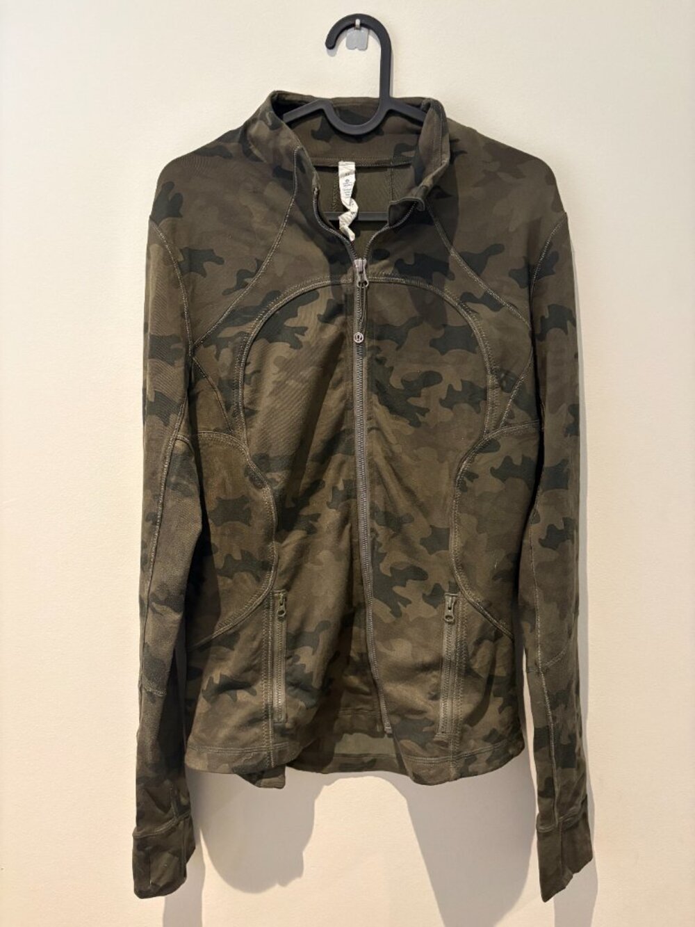 Lululemon Forme Jacket Cuffins Savasana Camo Green